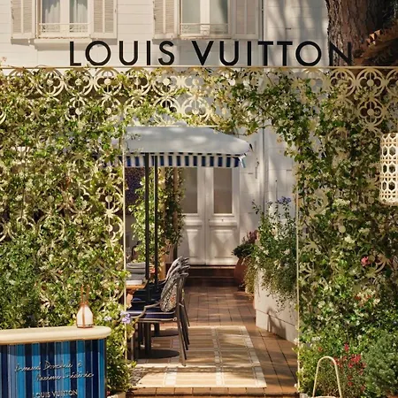 White 1921 Hotel Saint-Tropez
