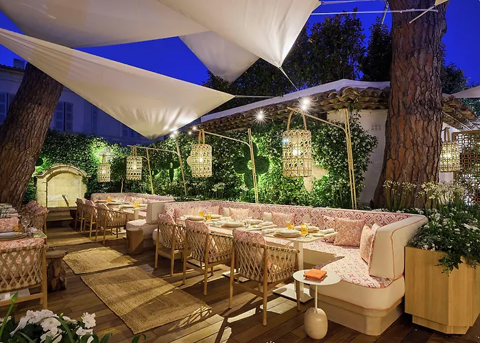 White 1921 מלון 3*