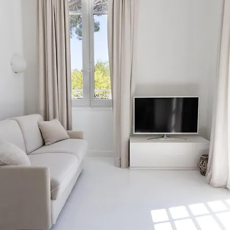 White 1921 ホテル 3*