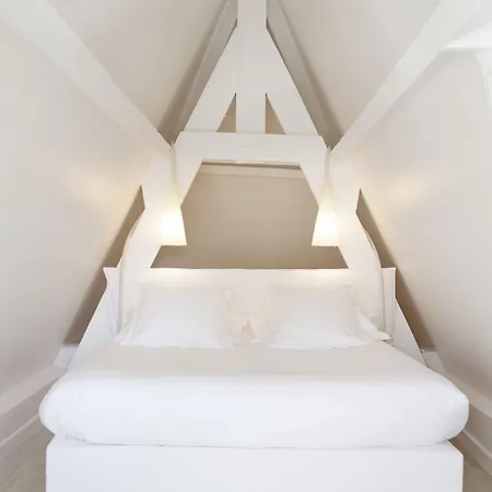 White 1921 Saint-Tropez