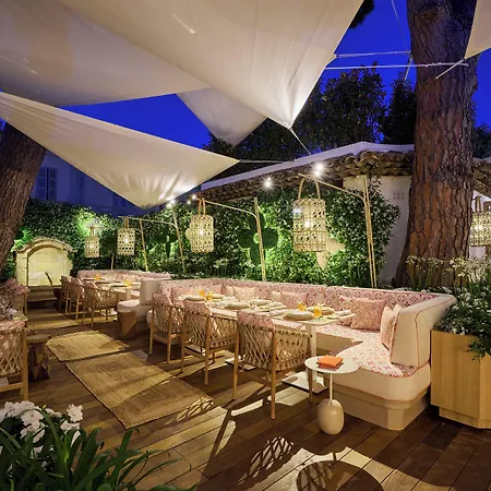 White 1921 ホテル 3*