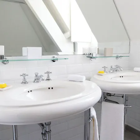 ホテル White 1921