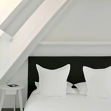 White 1921 Hotel Saint-Tropez