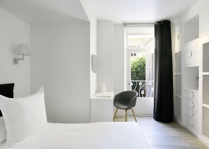 White 1921 Hotel Saint-Tropez