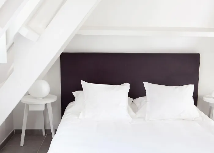 White 1921 Hotel Saint-Tropez