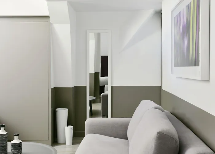 White 1921 Hotel Saint-Tropez